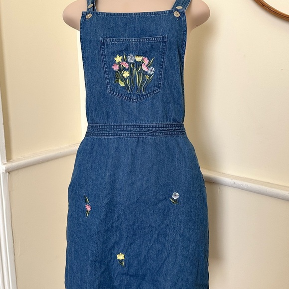 Plus sized Vintage chambray overall dress - Picture 3 of 7